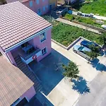 Zvone1 شقة فيلي رات