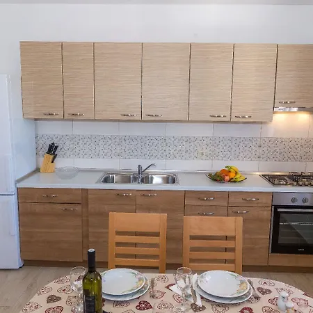 Apartman Zvone1 *