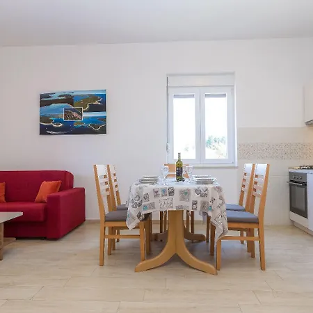 Apartman Zvone1 *
