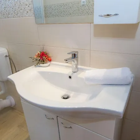 Apartman Zvone1 *