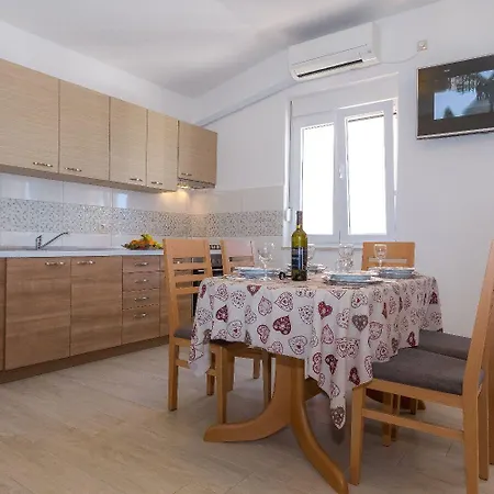 Zvone1 Veli Rat