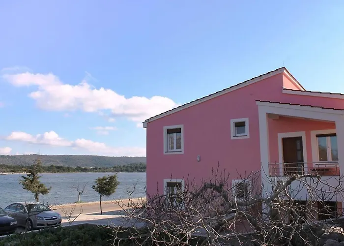 Zvone1 아파트 벨리 라트