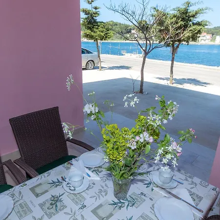 Zvone1 Apartman Veli Rat