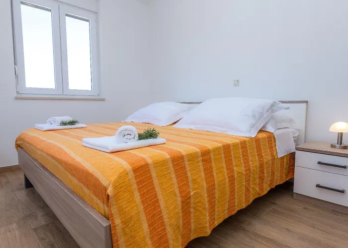 Appartamento Zvone1 Veli Rat